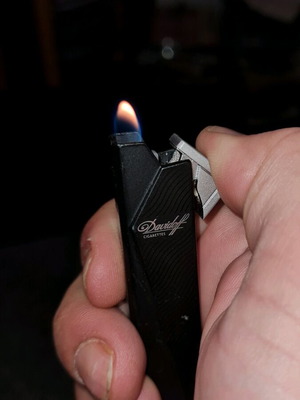 Αναπτήρας Davidoff μεταλλικός με ρυθμιστή φλόγας like new