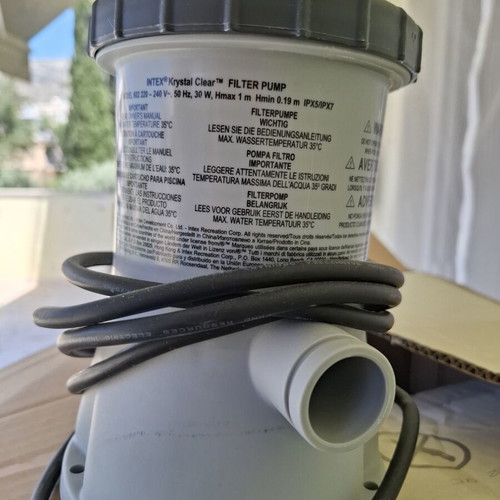 Pool pump 6 cubic meters like new