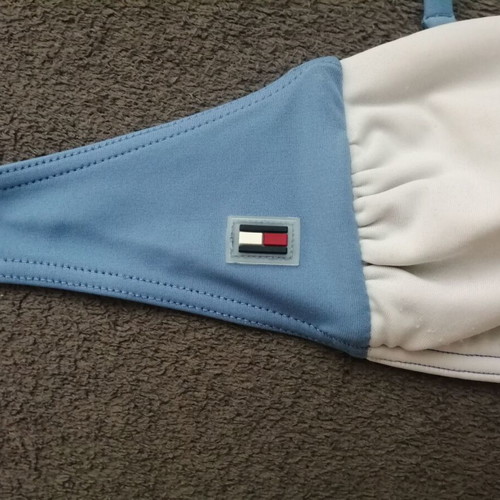 Tommy Hilfiger women's bandeau bikini top XS, white red light blue