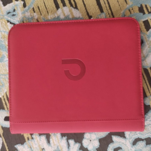 Toploader binder with 112 pockets like new, zipper