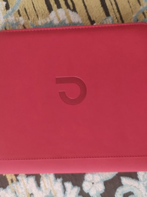 Toploader binder with 112 pockets like new, zipper
