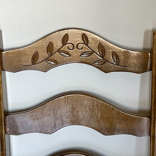 Wooden classic chair used with leather seat