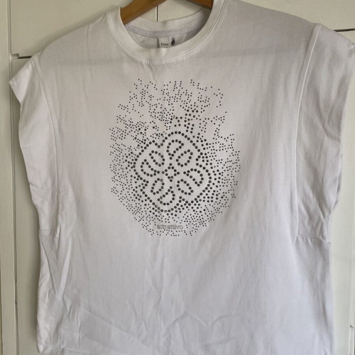 Attrattivo Oversized Lucky Charm T-shirt new, 100% cotton, size M