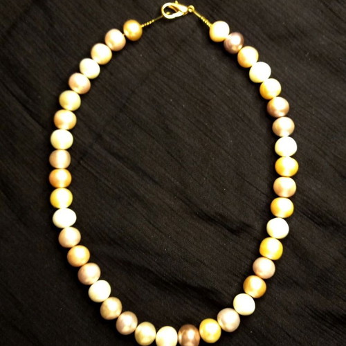 Handmade necklace with 39 multicolored natural freshwater pearls 10.5-11.3mm like new
