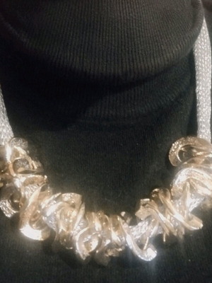 Κολιέ Sequence καινούργιο, χειροποίητο, χρυσαφί και ασημί