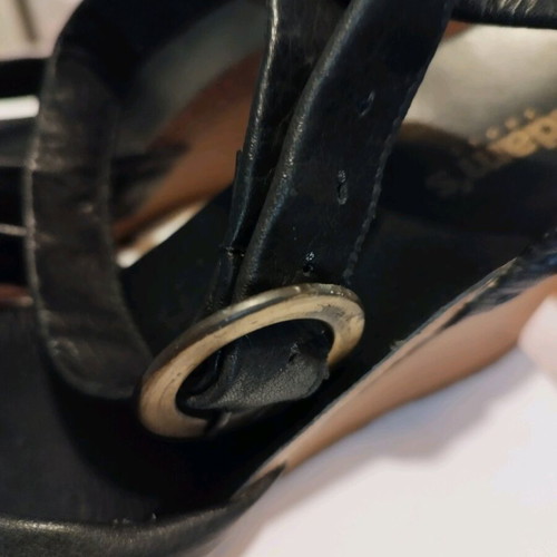 Adam's Shoes leather black platform sandals like new