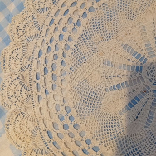 Handmade Rotonda with Crochet 0.45×0.45 cm like new