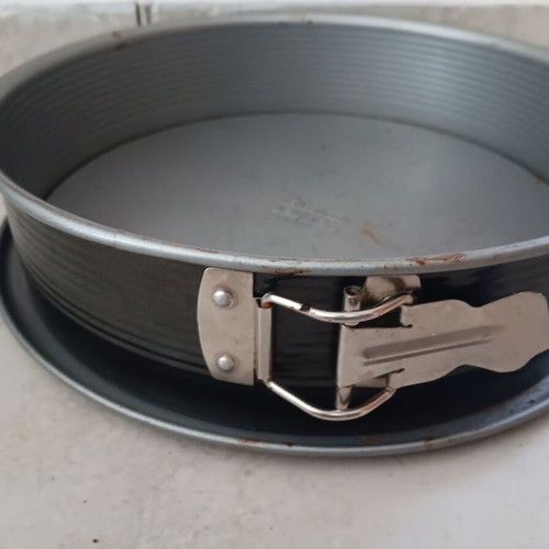 Cake pan used, springform