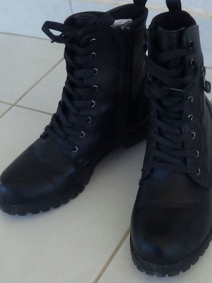 Γυναικεία μποτάκια Couch Νο 39 σαν καινούργια, μαύρα