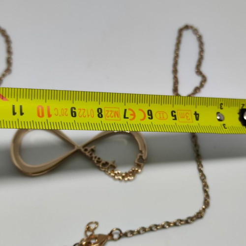 One Direction Infinity Necklace like new, rose gold color