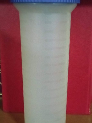 Tupperware shaker 750ml used in excellent condition