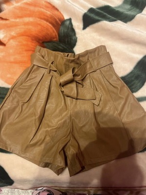 Leather shorts new, size M 38 10