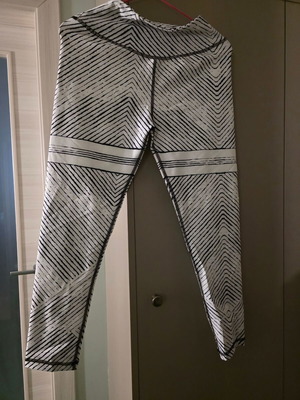 Black and white leggings XL like new, slim fit
