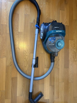 Philips Power Cyclone 7 Series 5000 Vacuum Cleaner 900W with Carpet, Pet and Floor Nozzles