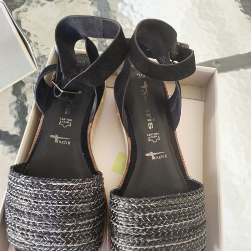 Tamaris sandals like new, size 39, black and white