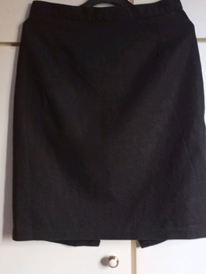 Linen pencil skirt black like new, size L