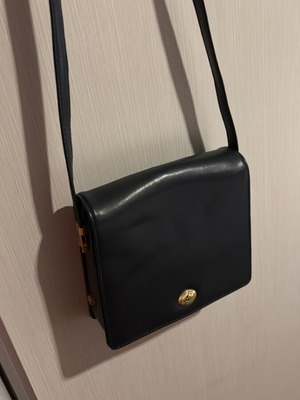 Laura Giani leather shoulder bag used, vintage, adjustable strap