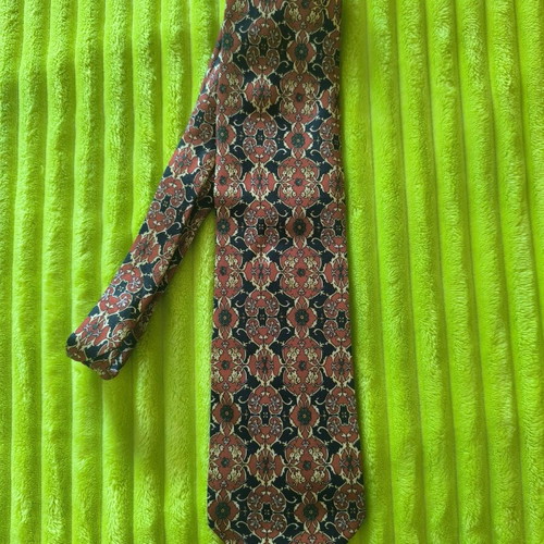 Men's Italian silk tie like new