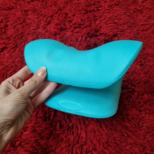 Neck support like new, relieves neck tension