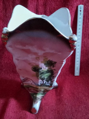 Italian porcelain vase 1940 hand-painted like new, rare collectible