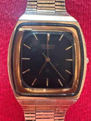Orient Quartz watch used, vintage 80s dress, gold tone