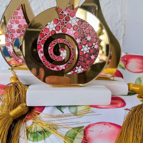 Decorative set with 2 tears and 1 pomegranate new