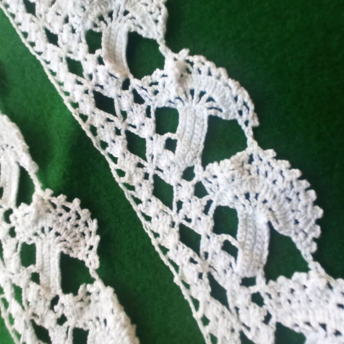 Handmade white crochet lace like new, set of two