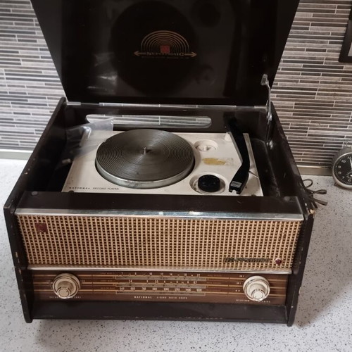 National radio turntable with tubes used, good condition