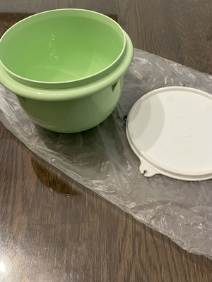 Tupperware Peng mixing bowl 1.0 L lime green