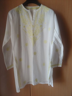 White kaftan with yellow-lime embroidered details size M used