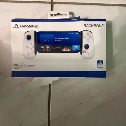Backbone One for iPhone PlayStation Edition like new