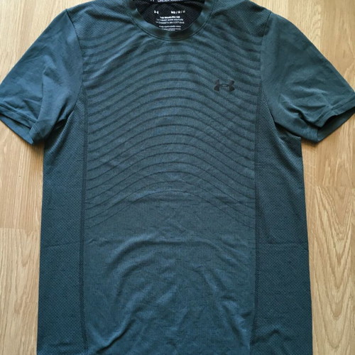 Under Armour Vanish Seamless Short Sleeve T-Shirt M like new, blue