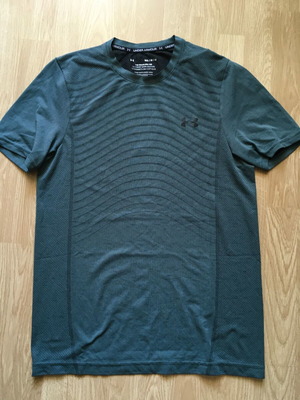 Under Armour Vanish Seamless Short Sleeve T-Shirt M like new, blue