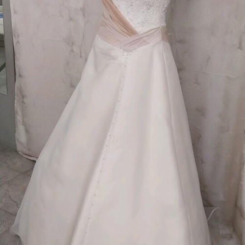 Wedding dress A-line embroidered with Swarovski stones size L