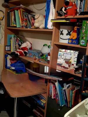 Bookshelf with desk like new, shelves and drawers