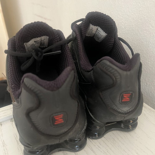 Nike Shox athletic shoes size 38 new, black