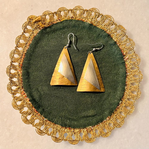 Vintage triangular earrings with two-tone metal design like new