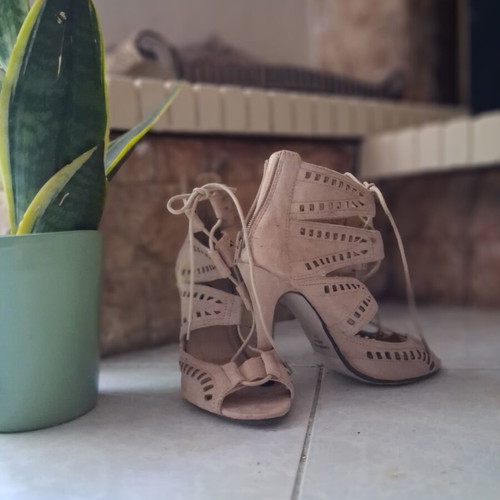 Beige suede lace-up sandals size 37 new with back zipper and 10.5cm heel