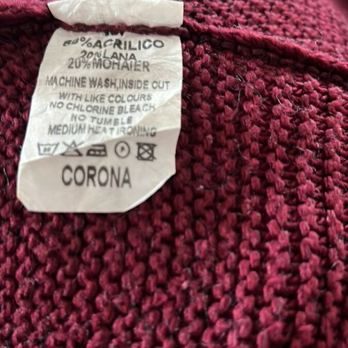 No M blouse like new, very soft, burgundy