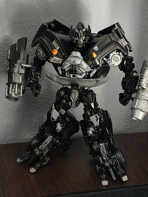 Transformers Studio Series Ironhide figure