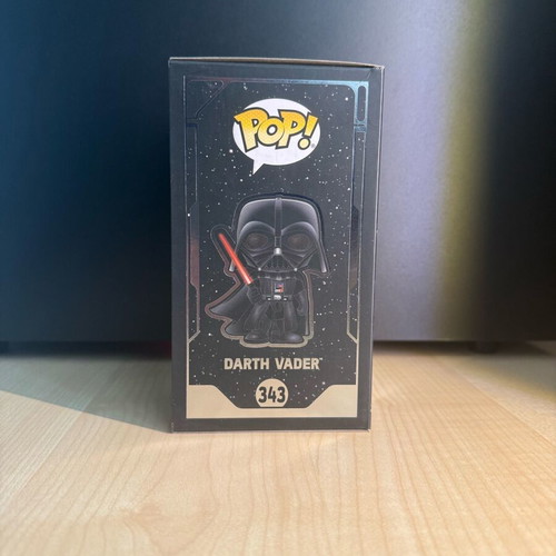 Funko Pop Darth Vader with Light and Sound 343 mint
