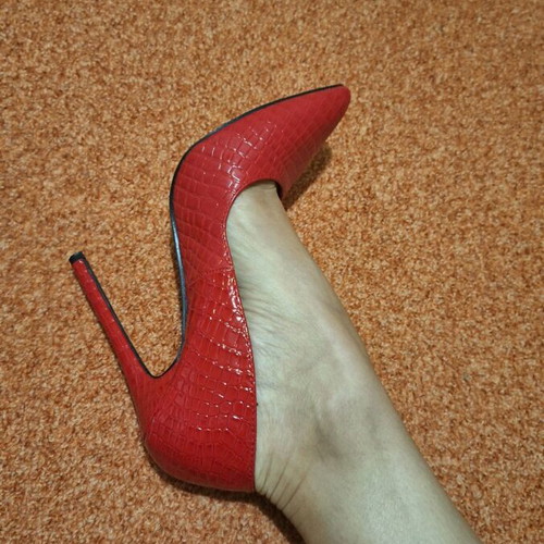 Tulipano red crocodile-effect patent leather pumps like new, size 40, 12 cm heel