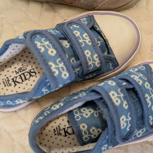 Children's shoes used, sizes 23-25, box set