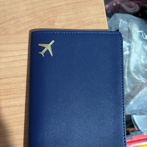 Passport holder like new in excellent condition