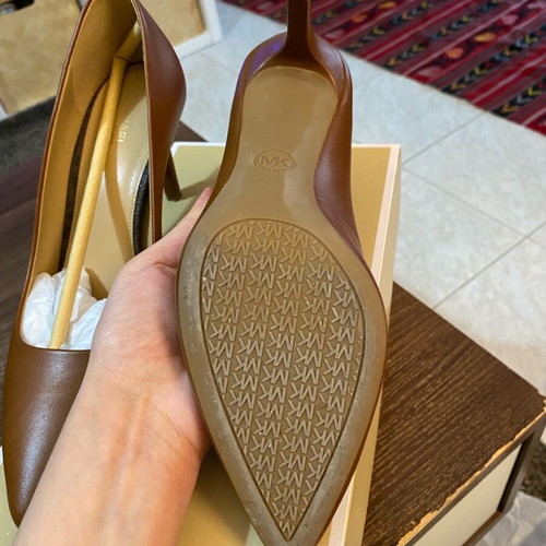 Michael Kors leather pumps size 39 like new, brown