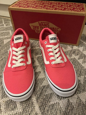 Vans pink athletic shoes size 36.5 new with box