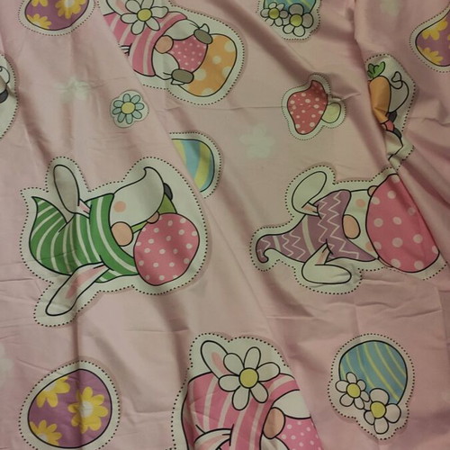 Pink Easter Gnome duvet cover like new, polyester 230x230