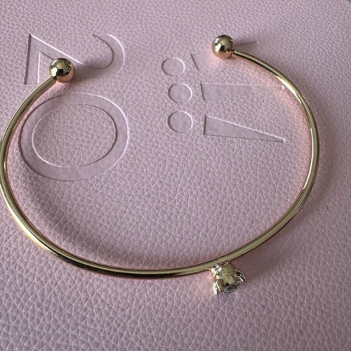 Bracelet cuff women's like new, metal with stone gold color