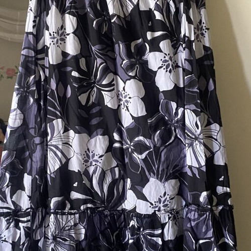 Raxevksy dress like new, black and purple, size S with elastic