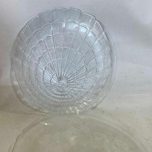 Set of 2 vintage decorative platters used 33x33